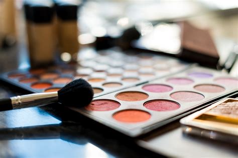 Eye Makeup Products for Professional, Designer Looks 